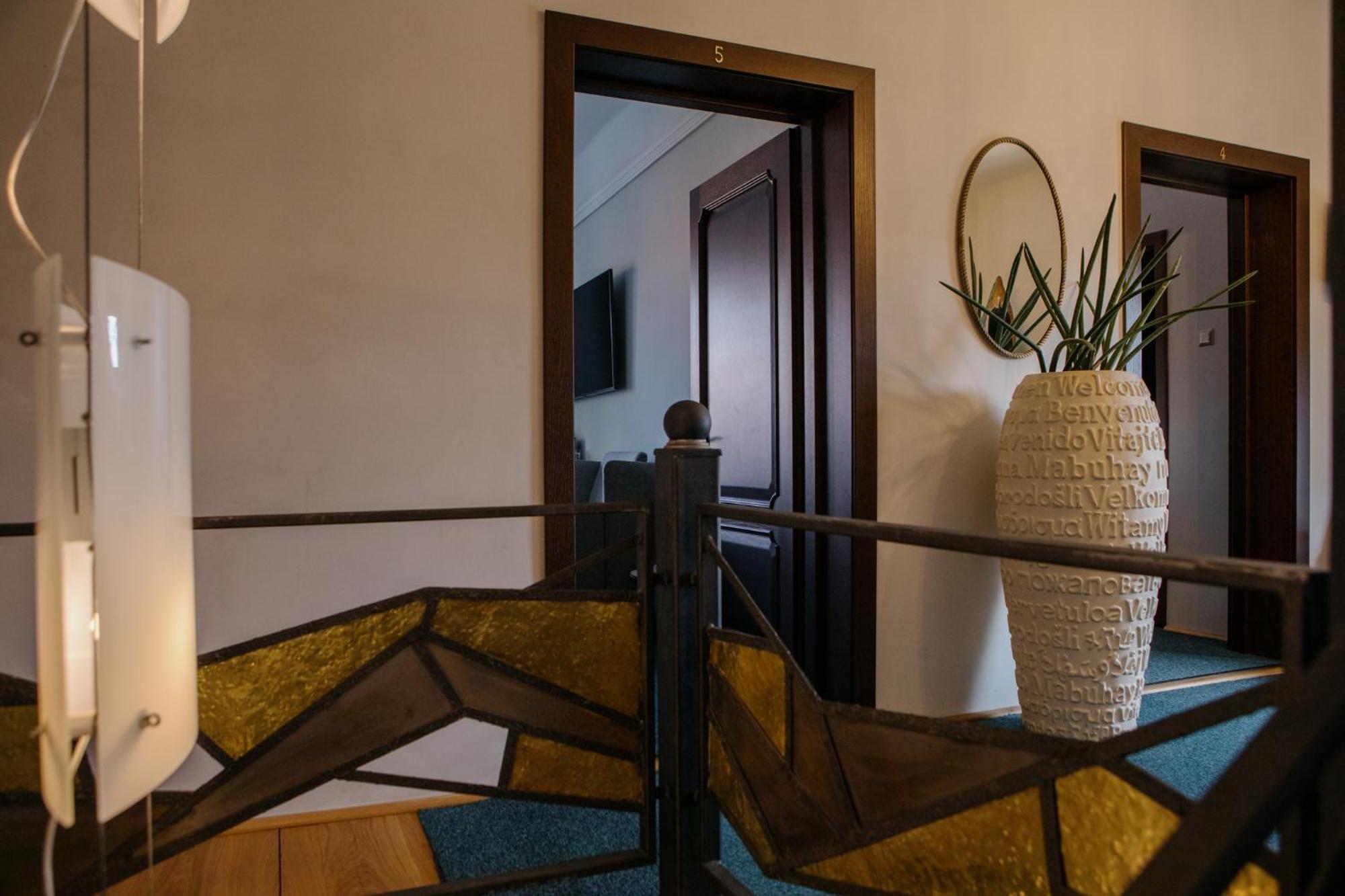 Excelsior Inn Турда Екстер'єр фото