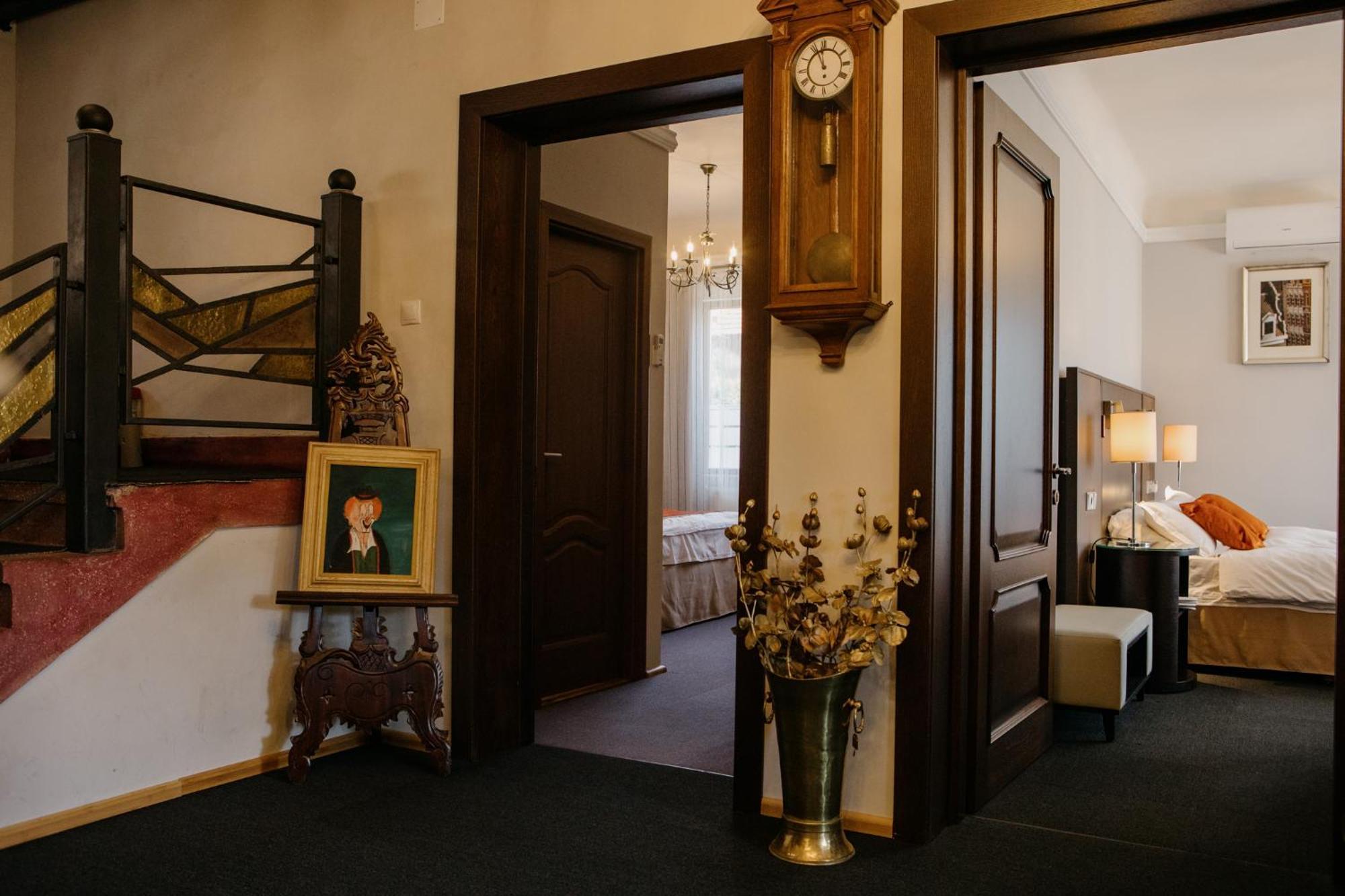 Excelsior Inn Турда Екстер'єр фото