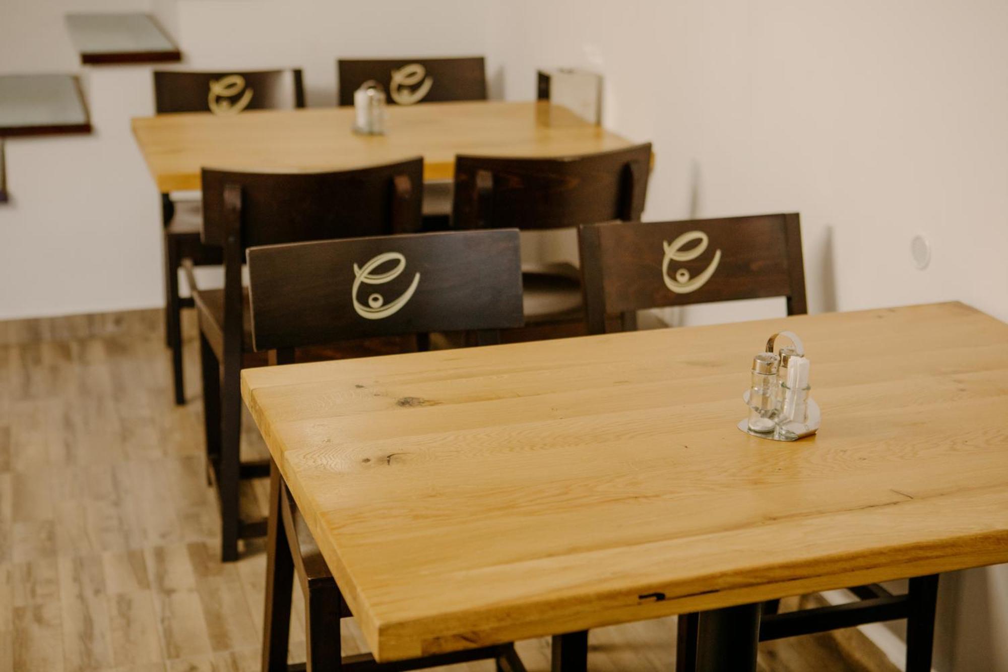 Excelsior Inn Турда Екстер'єр фото