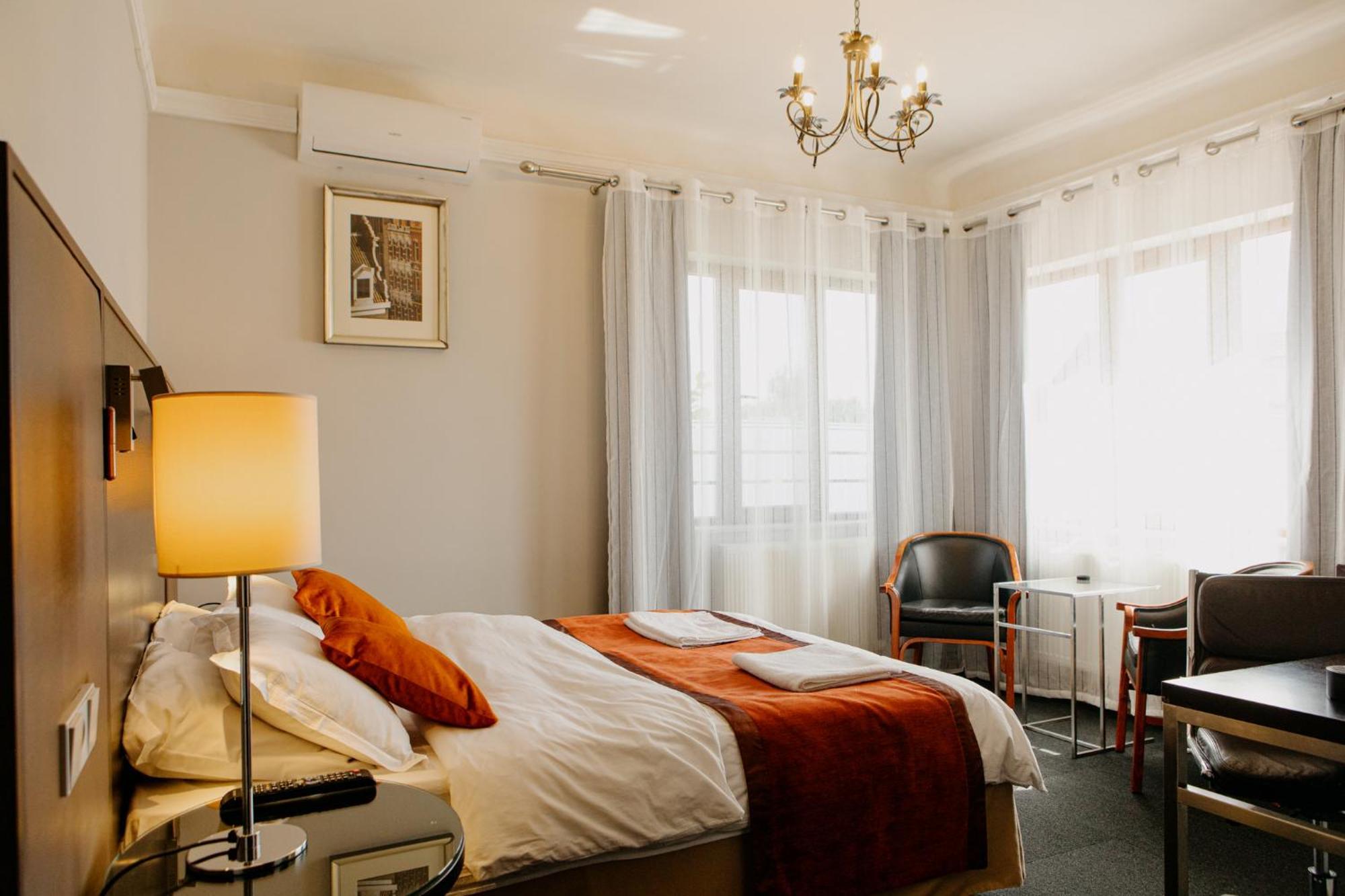 Excelsior Inn Турда Екстер'єр фото